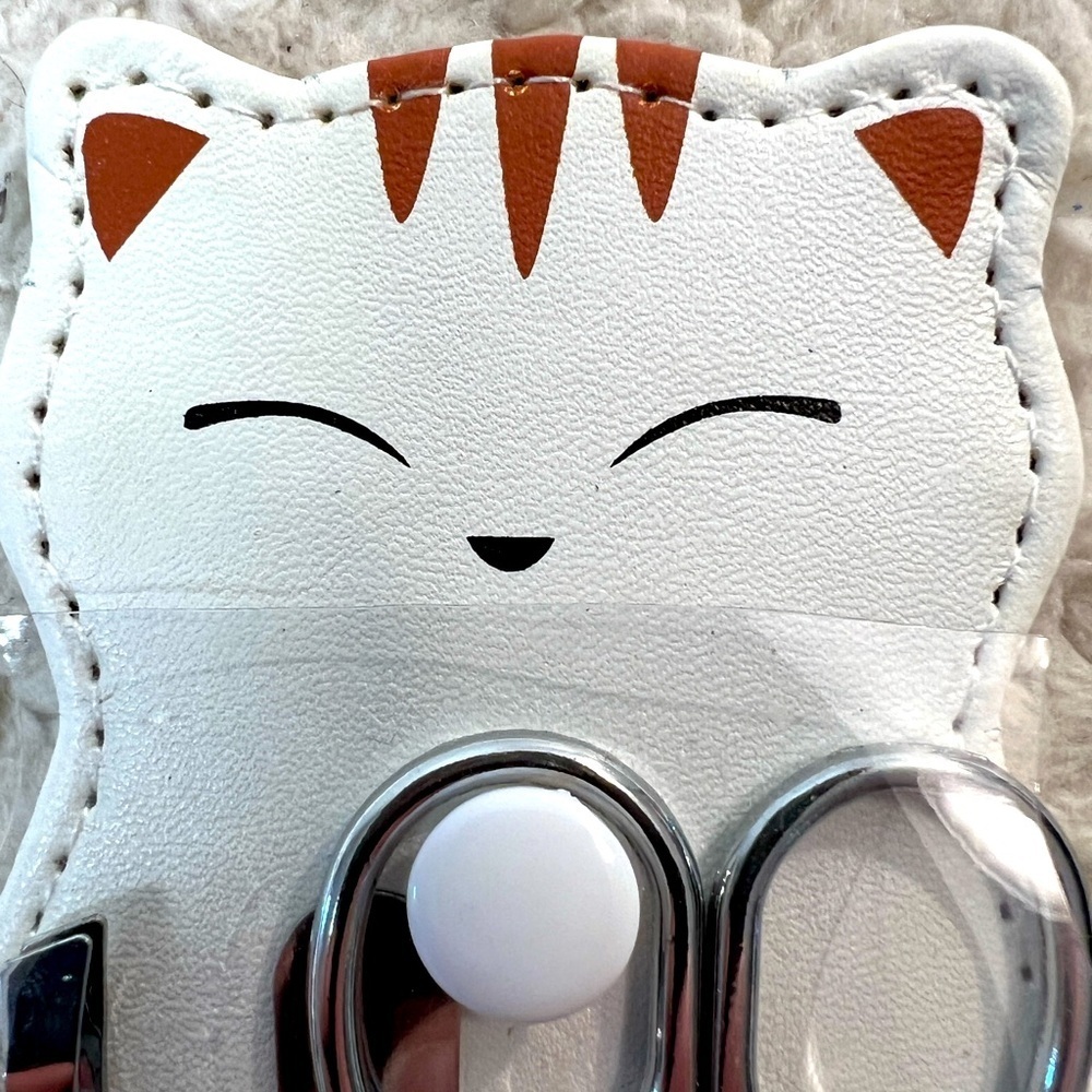 DCI "Cat" Manicure Set - Picture 2 of 3